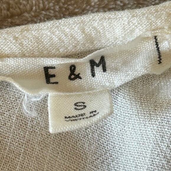 E & M Rhea Two Pocket White Cami size Small - Picture 3 of 5